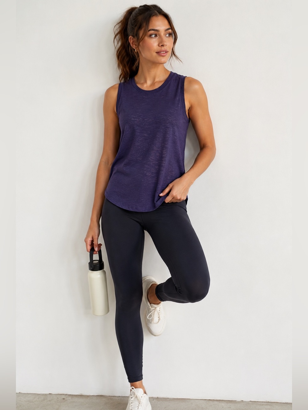 Athleta Breezy Purple Sleeveless Crew Neck Muscle Linen Feel Tank Size Medium